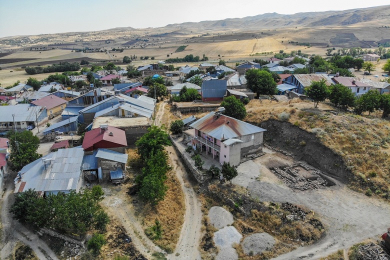 Tunceli'nin Pertek ilçesindeki Tozkoparan Höyüğü