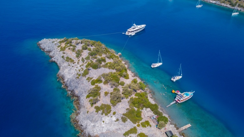 Aziz Nikolas Adası'dan muhteşem turistik ve arkeolojik manzaralar