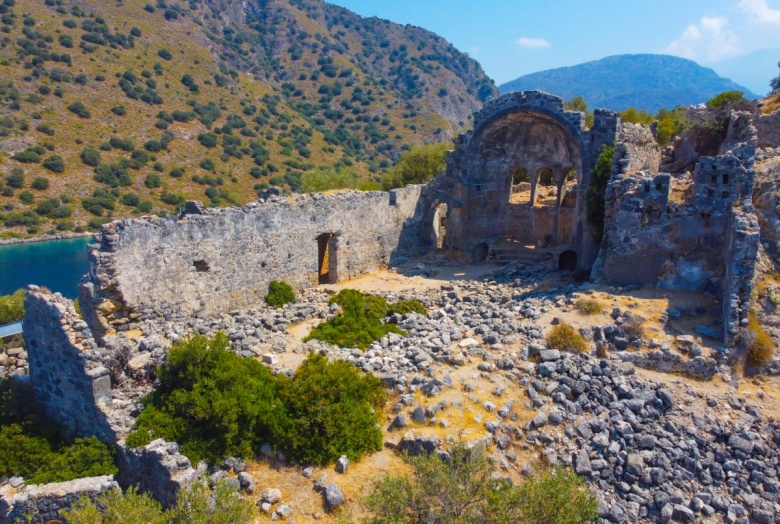 Aziz Nikolas Adası'dan muhteşem turistik ve arkeolojik manzaralar