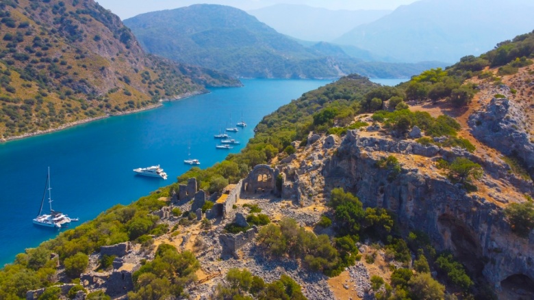 Aziz Nikolas Adası'dan muhteşem turistik ve arkeolojik manzaralar