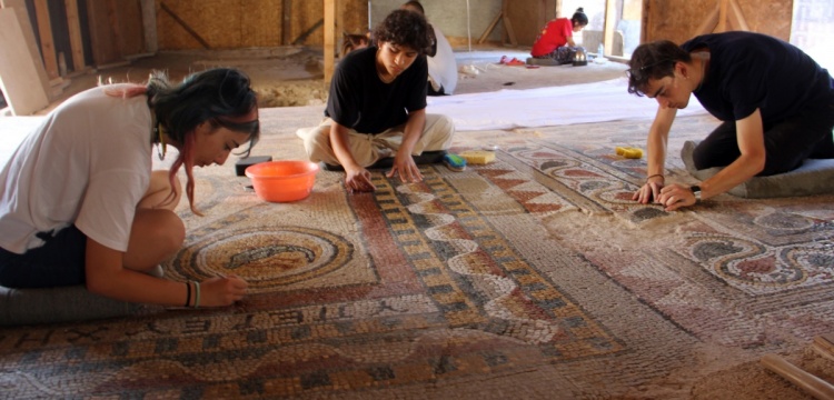 Sinop'ta bulunan 1600 yıllık döşeme mozaikleri sergilenmeye hazır