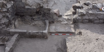 Dünyanın bilinen en eski suda doğumunun yapıldığı küvet Karsta bulundu