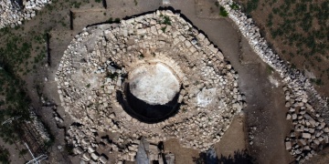 Mersinde Aratosun mezarının yanıbaşında Helenistik bir yapı kalıntısı keşfedildi