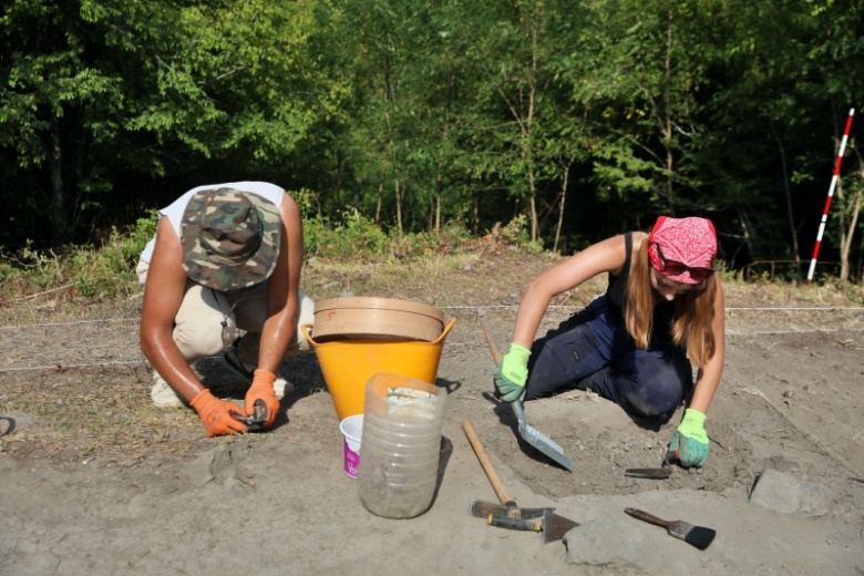Kampüse komşu arkeolojik kazı alanı öğrencilere uygulamalı eğitim sağlıyor