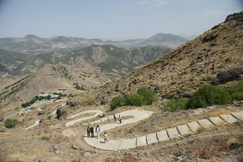 2100 rakımlı Tunceli'nin Düzgün Baba'sı inanç turizminin rakipsiz zirvesi