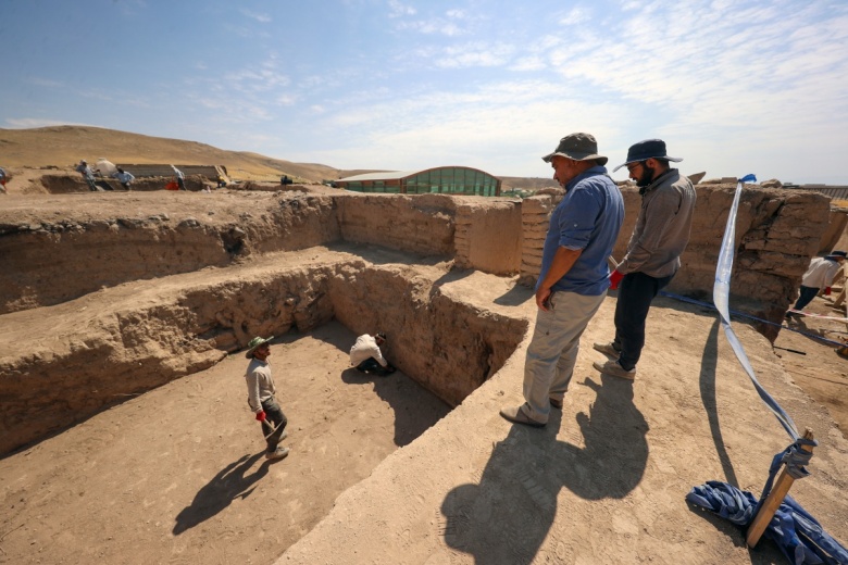Ayanis Kalesi'nde bulunan kraliyet odalarındaki arkeolojik çalışmalar sürüyor