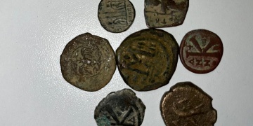 Elazığda bir kişi aralarında Selçuklu sikkeleri de olan paralarla yakalandı
