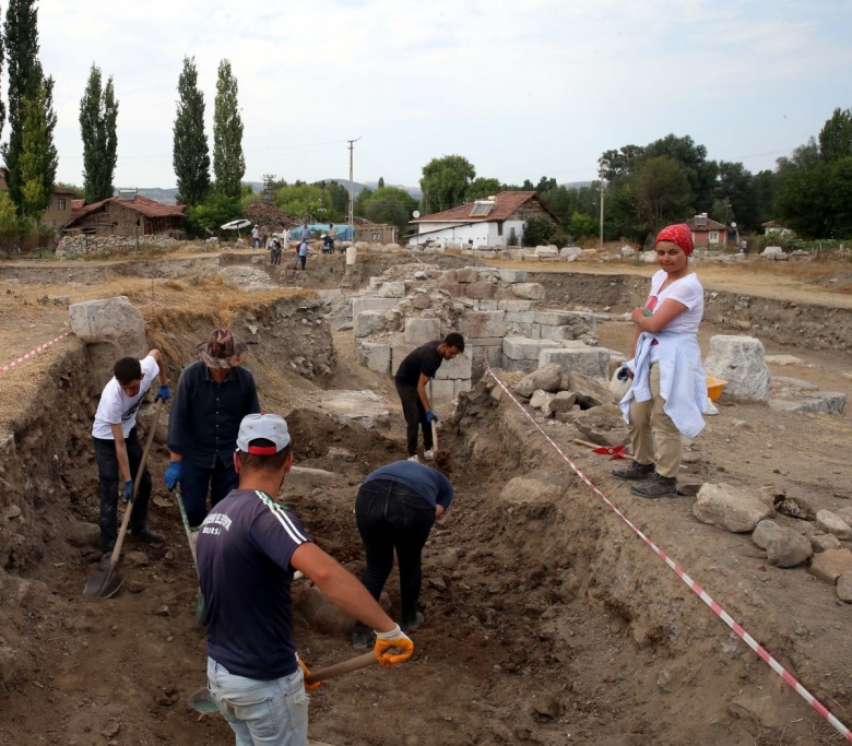 Sebastapolis Antik Kenti 2022 arkeoloji kazılarından görüntüler