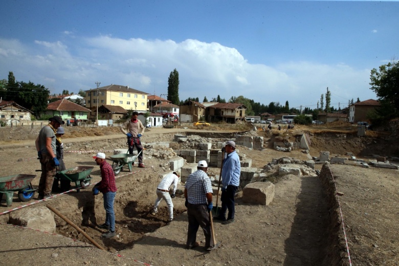 Sebastapolis Antik Kenti 2022 arkeoloji kazılarından görüntüler