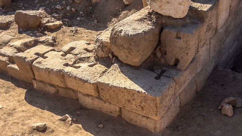 Bir sur üzerindeki Aramice Yazıtlar ilk kez Doğu Anadolu'da bulundu