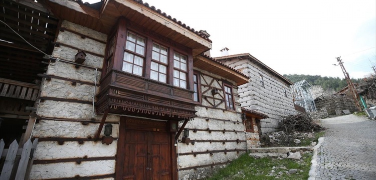 Ormana'nın ünlü Düğmeli Evlerinde restorasyon sürüyor