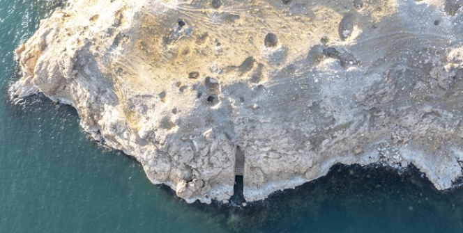 Van gölündeki kuraklık 2800 yıllık Urartu Taş Limanını ortaya çıkarttı