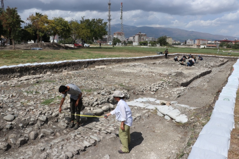 Antakya'nın Antik Hipodromundaki kazılarda tapınak ve 'oyun lokali' keşfedildi