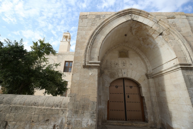 Mardin'de restore edilen Mor Efrem Kilisesi'ndeki ilk ayin