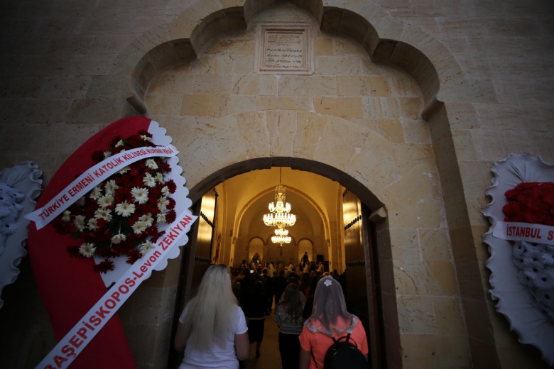 Mardin'de restore edilen Mor Efrem Kilisesi'ndeki ilk ayin