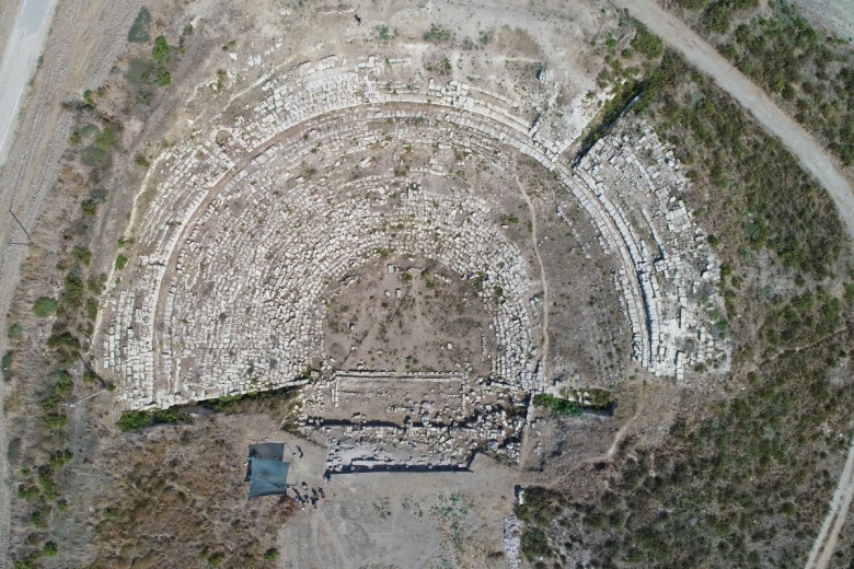 Magarsus Antik Kenti tiyatrosu Antik Klikya'nın en büyük tiyatrosu