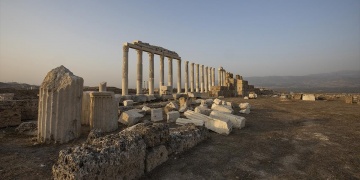 Laodikya arkeoloji kazılarında çıkan eser sayısı 4.500ü geçti