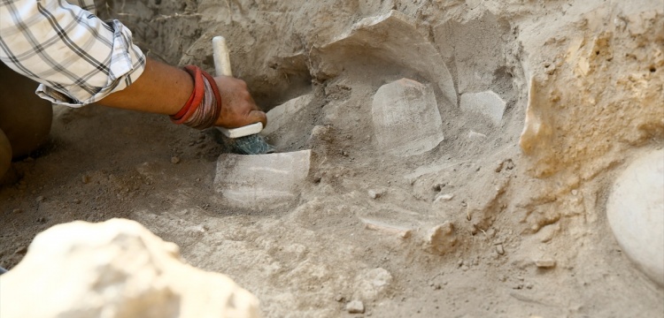 Adana'daki Tatarlı Höyük'te 2500 yıllık dokuma tezgahları bulundu