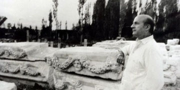 Arkeolog Prof. Dr. Kenan Tevfik Erim vefatının 32. yılında anılıyor