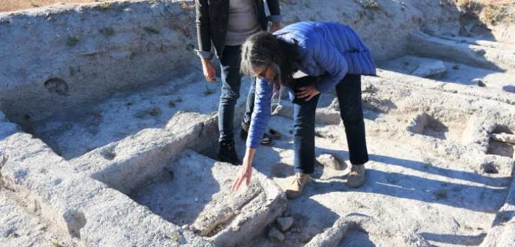 Aşıklı Höyük'te 9500 yıllık 5 tahıl ambarı kalıntısı bulundu