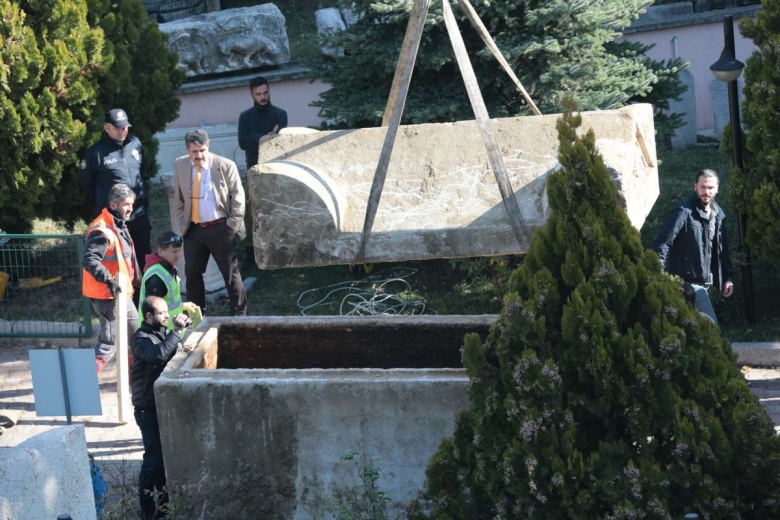 Bolu'daki inşaatta bulunan lahit açıldı, içinden iki kafatası çıktı