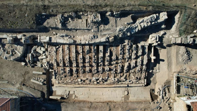 Aizoni Antik Kenti'nde 2 Bin yıllık dairesel planlı çeşme bulundu