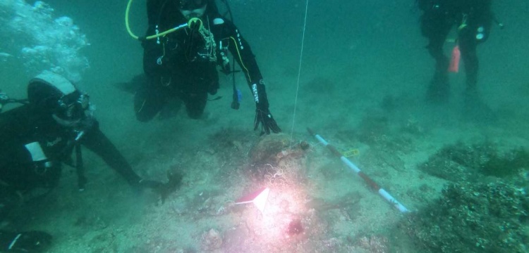 Emniyet'in kurbağa adamları Marmara Denizi'nde arkeolojik alanlar keşfetti