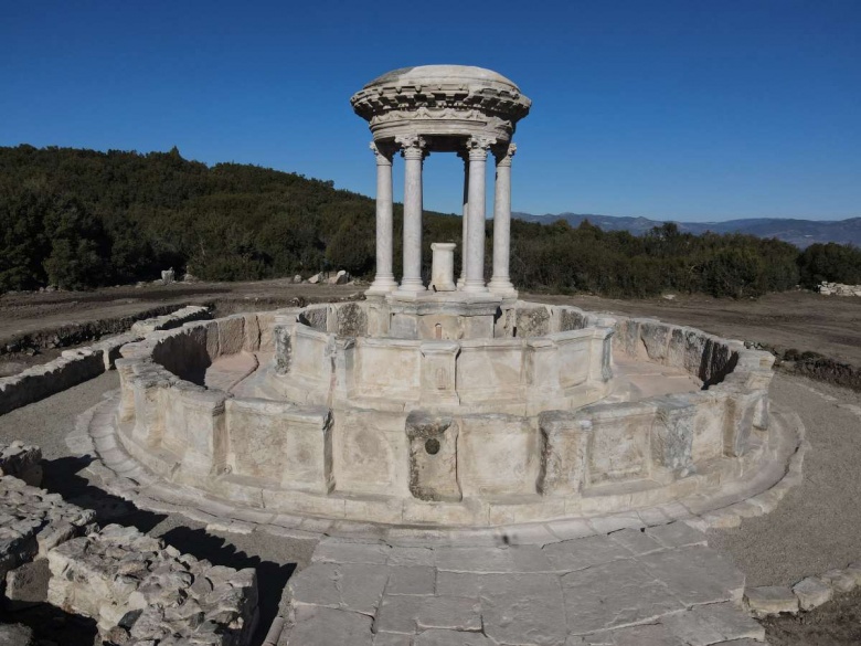 Kibyra'da ayağa kaldırılan anıtsal antik çeşmeden 1300 yıl sonra su akacak