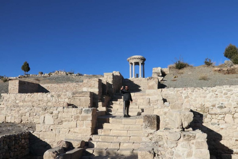 Kibyra'da ayağa kaldırılan anıtsal antik çeşmeden 1300 yıl sonra su akacak