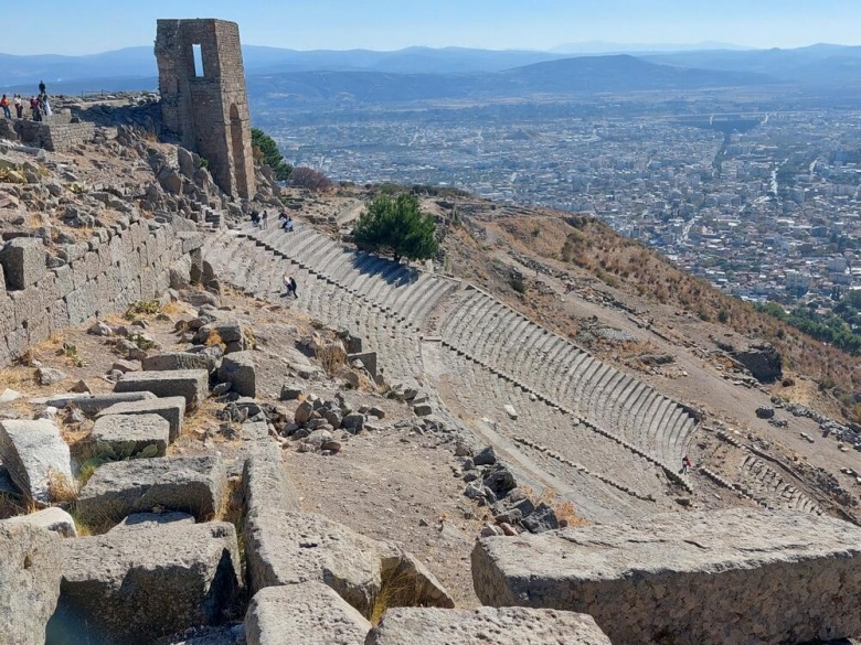 İzmir’in Arkeolojik Mirası yarışmasında ödül ve sergilenmeye değeri alan fotoğraflar