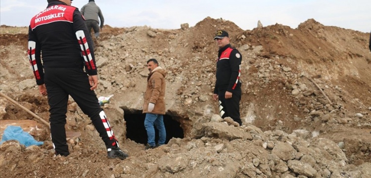 Kahta'ta yol inşaatı sırasında 1600 yıllık oda mezar bulundu