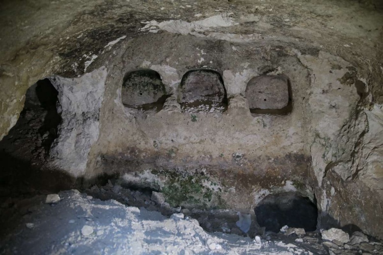 Erciş'te  3 odalı Urartu mezarı bulundu