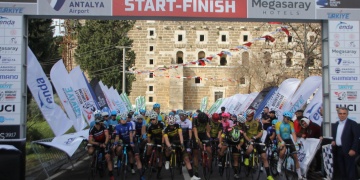 Türkiye Kış Bisiklet Yarışları Aspendosta start aldı