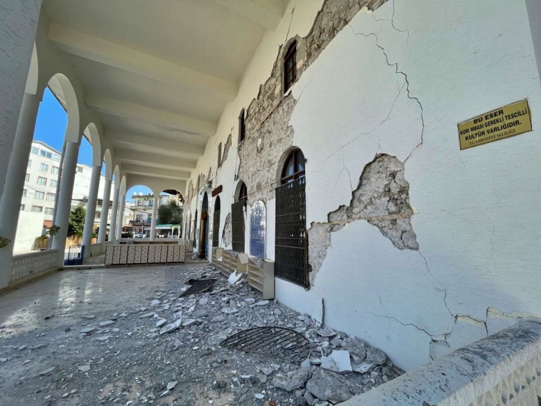 Deprem Osmaniye Enverül Hamid Camii'sini bu hale getirdi