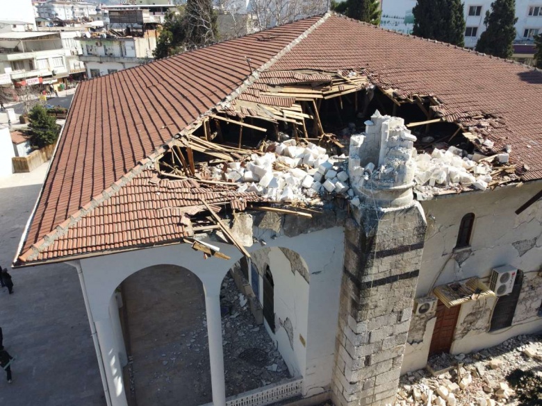 Deprem Osmaniye Enverül Hamid Camii'sini bu hale getirdi