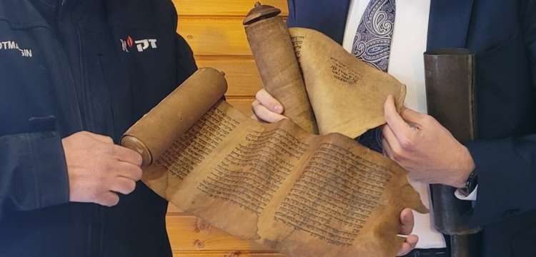 Antakya sinagoğu enkazından alınıp İsrail'e götürülen parşömen geri getirildi