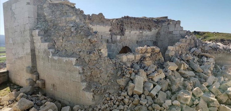 Araban'daki tarihi İç Kale Cami, depremde yıkıldı