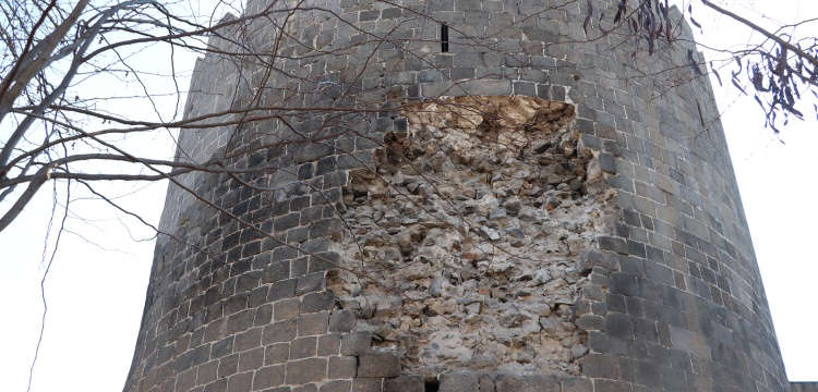 Diyarbakır'daki 606 tarihi eserden  4'ü ağır, 30'u orta hasarlı