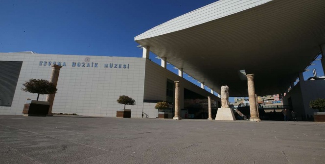Müze Müdürü Özgür Çomak: Zeugma Mozaik Müzesinde hasar yok