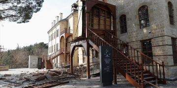 Yedi Güzel Adam Edebiyat Müzesi de depremde hasar gördü