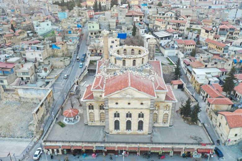 Kilise olarak inşa edilen Kurtuluş Camisi'nin kubbesi tamamen çöktü