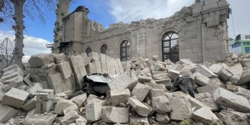 Malatyadaki iki asırlık Hacı Yusuf Taş Camisi de depremde yıkılan eserler arasında