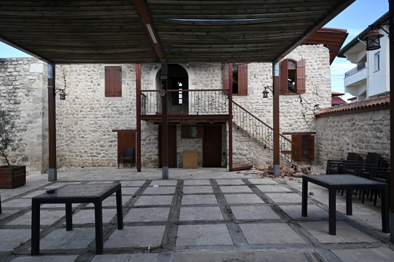 Tokaçlı Zeytin ve Zeytinyağı Müzesinin 3 asırlık binası da depremde hasar gördü