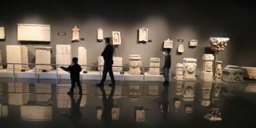 Antalyadaki depremzedelere müze terapi