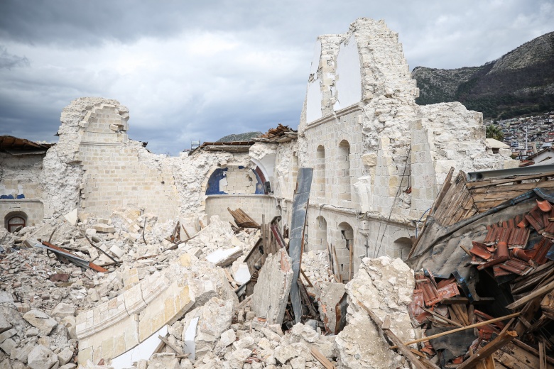 Antakya Rum Ortodoks Kilisesi enkazından 11 ikona çıkartıldı