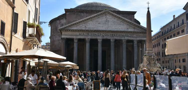 Turistler Pantheon Bazilikası'nı artık bilet alarak gezebilecekler