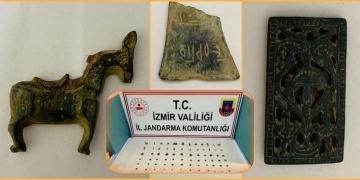 İzmirde Osmanlı, Roma ve Bizans dönemlerine ait 72 tarihi eser yakalandı