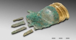 Arkeologlar İsviçrede bulunan bronz elin gizemini 6 yıldır çözemedi