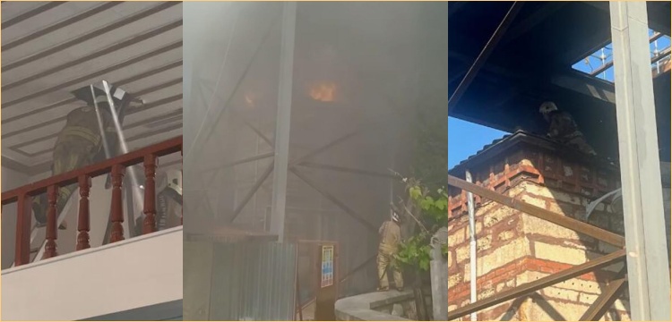 Üsküdar'da restore edilen tarihi caminin çatısında yangın çıktı