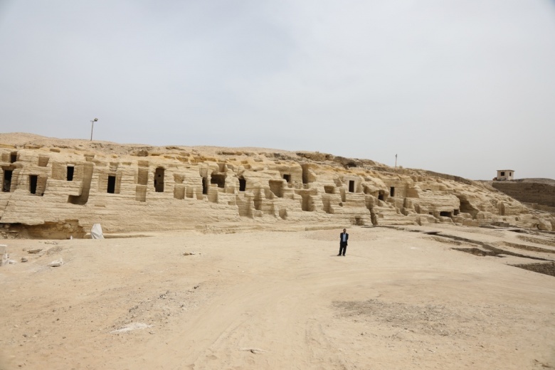 Mısır'da Sakkara arkeoloji kazılarında bu sene bulunan eserler sergilendi